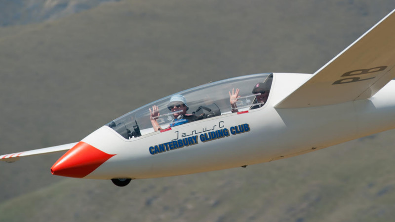 Experience a breath-taking glider flight over the stunning Christchurch Mountains and Plains! 